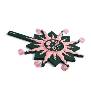 กระจกแต่งหน้าพกพาแบบพีวีซี ดีไซน์แฟชั่นตกแต่งรูปทรงแปลกตา ผลิตตามสั่งส่วนตัว - Product Image 4