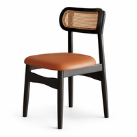 Chaise de salle à manger en bois massif de style nordique avec dossier en rotin tressé et design de sac rembourré pour hôtel, restaurant, usage domestique décontracté