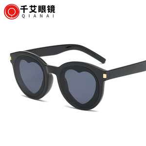 เฉียนไนแว่นกันแดดรูปหัวใจกรอบกลมสำหรับทุกเพศป้องกันรังสียูวี 100% แฟชั่นครีมกันแดดสำหรับสวมใส่กลางแจ้ง - Product Image 1