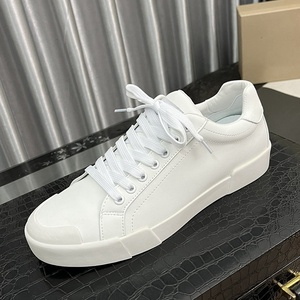 Nouvelles chaussures de marche vertes en gros pour femmes, baskets de sport en maille tricotée à lacets pour femme - Product Image 3