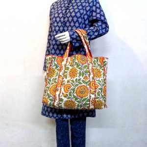 Sacs fourre-tout matelassés en coton imprimé à la main, style indien Surajmukhi Canary, les plus vendus, en promotion - Product Image 3