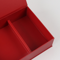 Boîtes rigides personnalisées imprimées pour parfums rouges avec insert et fermeture magnétique, boîte en papier pour produits de beauté