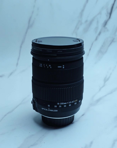 Objectif 18-200mm f/3.5-6.3 DC OS HSM F d'occasion — un objectif pour tout, stabilisation optique, excellent état, entièrement fonctionnel ! - Product Image 2