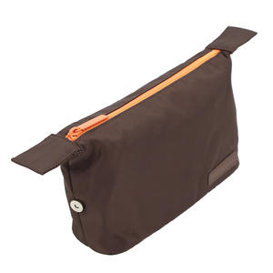 Bolsa de aseo de <span class=keywords><strong>maquillaje</strong></span> de tela de nailon con logotipo en relieve personalizado con broche magnético, bolsa de regalo de <span class=keywords><strong>maquillaje</strong></span> de inodoro de calidad de viaje - Product Image 4