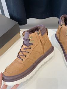 Botas de nieve cálidas, con cordones, antideslizantes, forradas de piel de oveja de alta calidad, hechas a medida, para caminar de forma casual y actividades al aire libre. - Product Image 3