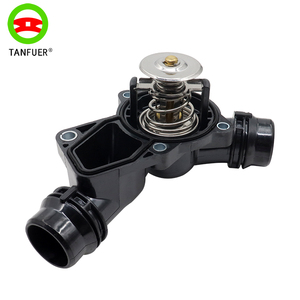 Conjunto de carcasa de termostato de refrigerante de motor OEM 11530139877 para <span class=keywords><strong>BMW</strong></span> E39 520d E46 318d 320d - Product Image 1