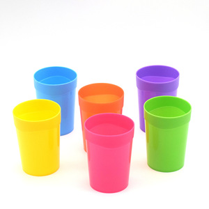 Gobelets en plastique arc-en-ciel 400 ml, lot de six pour pique-nique - Product Image 4