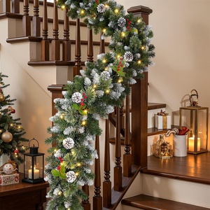 Guirnalda de Navidad auténtica con flores de otoño, caléndulas y calabazas de verano para decoración exterior. - Product Image 2