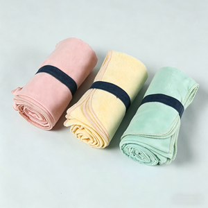 Tapis en microfibre premium antidérapant avec points en silicone, séchage rapide, absorbant, pour le yoga chaud, le Pilates, la gym, personnalisable - Product Image 3