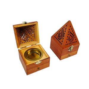 Brûleur <span class=keywords><strong>d</strong></span>'encens en bois en forme de pyramide, Bakhoor, brûleur <span class=keywords><strong>d</strong></span>'oud <span class=keywords><strong>arabe</strong></span> artisanal avec tiroir pour la <span class=keywords><strong>d</strong></span>écoration de la maison pendant le Ramadan - Product Image 1