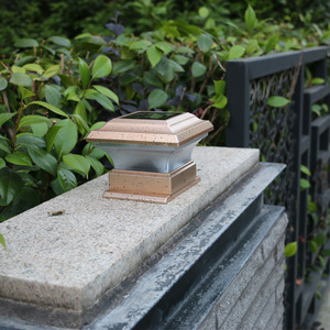 Lámpara de Poste LED Solar DC IP65 con Control Remoto, Iluminación para Jardín y Cercas, Diseño Cuadrado - Product Image 3