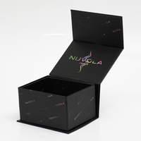 Caja de regalo magnética de ropa con logotipo personalizado reciclable, caja de embalaje de papel rígido elegante con ventana de PVC