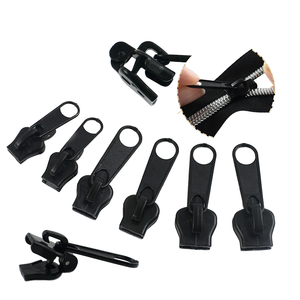 Glissière de fermeture éclair en plastique écologique pour remplacement des fermetures éclair cassées sur vêtements et accessoires, noir - Product Image 3
