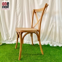 Chaise en bois à dossier croisé de style français vintage, empilable, couleur antique brossée