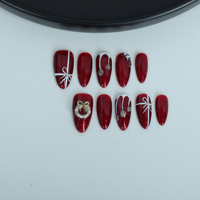 Uñas artificiales hechas a mano, estilo festivo rojo pintado a mano, uñas reutilizables de alta calidad.