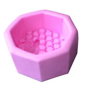 Moule en silicone en forme de nid d'abeille pour la fabrication artisanale de savon à la cire d'abeille, de barres de lotion pour les mains, de crayons, de cire à fondre, de ruches, de bougies - Product Image 2