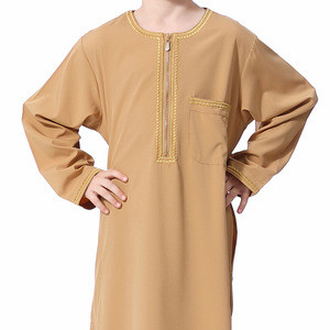 Luxe Nouveaux Jolis Enfants Musulmans Garçons Robe Abaya pour Enfants Dubaï Islamique Enfants Abaya Musulman Thobe Enfants Abaya - Product Image 1
