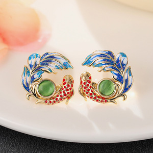 Orecchini a perno smaltati stile giada Koi da donna, gioielli vintage eleganti e alla moda - Product Image 5