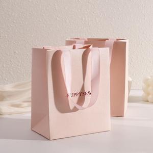 Bolsa de Regalo Ecológica de Lujo con Cinta, Impresión Personalizada, Materiales Reciclados Rosados, Empaque para Ropa, Pequeños Negocios, Hot Stamping - Product Image 2