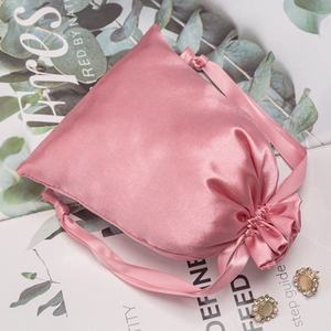 ถุงบรรจุภัณฑ์ผ้าซาตินสีชมพูกุหลาบนุ่มหรูหราแบบกําหนดเองบรรจุภัณฑ์ของขวัญกระเป๋าสตางค์พร้อมโลโก้ที่กําหนดเองนํามาใช้ใหม่ได้ - Product Image 6