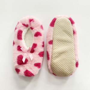 Vente en gros d'usine de chaussures F d'intérieur pour femmes pantoufles de sol en fourrure prix bon marché chaussures pour femmes chaussettes de yoga pour filles - Product Image 1