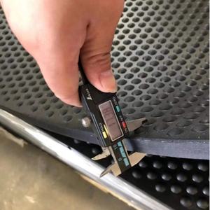 Tappetino in gomma antiscivolo Anti-fatica cavallo mucca tappetino in gomma ammortizzante stabile tappetino in gomma a pois - Product Image 4