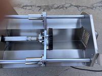 Lichtgewicht gemotoriseerde 220V 370W snelle snijmachine voor het snijden en schillen van fruit en groenten, geschikt voor huishoudelijk gebruik.