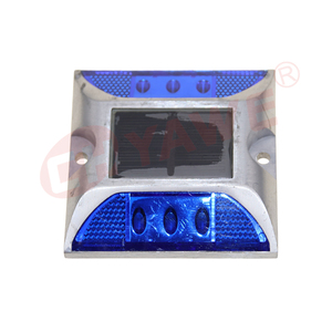Otoyollar ve kentsel yollar için yansıtıcı yüzey IP68 koruması ile alüminyum güneş LED yol butonu - Product Image 1