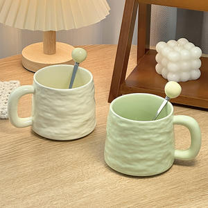 Mug en céramique à motif pierre avec couvercle et poignée boule, design minimaliste pour café, thé, eau, usage bureau, maison, cadeau - Product Image 3