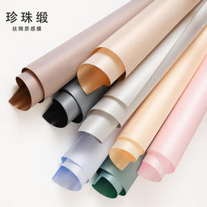 กระดาษห่อดอกไม้ลายดอกไม้แบบซาตินมุก เนื้อฟิล์ม<span class=keywords><strong>ไหม</strong></span>คุณภาพสูง กันน้ำ สำหรับห่อช่อดอกไม้ วัสดุห่อช่อดอกไม้ - Product Image 2