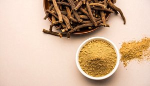 Poudre d'extrait de Mulethi sauvage en vrac, pressée à froid, qualité alimentaire, à l'apparence uniforme, pour les lignes de produits à base de plantes OEM - Product Image 3