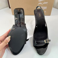 Sandales d'été légères et sexy pour femmes avec boucle métallique, bout pointu, bride arrière ouverte et décolleté peu profond