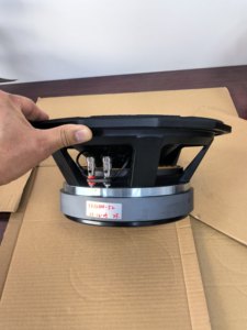 مكبر صوت متوسط المدى 12 بوصة بقوة 1200 واط RMS، ملف صوتي <span class=keywords><strong>4</strong></span> بوصة، مضخم صوت سلبي احترافي بغشاء من سبائك التيتانيوم لنظام مصفوفة خطية - Product Image 4