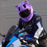 Housse de casque intégral en peluche avec cornes de diable mignonnes, coupe-vent et élégante, pour casques de moto sportifs, en polyester, modèle TKZS-005