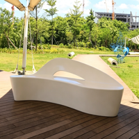 Banc moderne en fibre de verre en forme de dauphin pour extérieur, patio, centre commercial, école, jardin