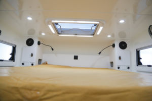 Carcasa Rígida para Camioneta 4x4, <span class=keywords><strong>Camper</strong></span> Deslizable con Cama Queen, Panel Solar, Aire Acondicionado y Baño para Camioneta de Plataforma - Product Image 2