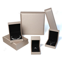 Emballages de bijoux haut de gamme pour bagues, pendentifs, bracelets et colliers longs avec bords surélevés - Luxe léger