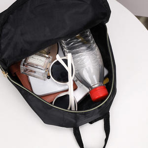 Mochilas de Nailon Clásicas y Modernas con Cierre para Mujer, Bolsos de Viaje Versátiles e Informales con Opciones Personalizables - Venta al Por Mayor - Product Image 3