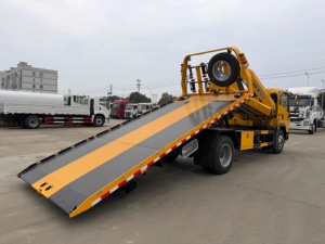 Nuovo Automezzo <span class=keywords><strong>di</strong></span> Soccorso Urbano HOWO Diesel Manuale 4x2 con Gru da 8 Tonnellate e Capacità <span class=keywords><strong>di</strong></span> Carico <span class=keywords><strong>di</strong></span> 8 Tonnellate - Product Image 5