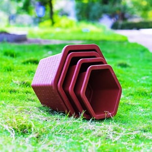 Pot de fleur hexagonal en plastique épais et simple personnalisable de vente directe d'usine de couleur rouge - Product Image 4