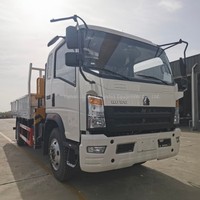 Camion grue Sinotruk HOWO 3,2 tonnes 4x2 240 ch Diesel Weichai, boîte de vitesses manuelle neuve Euro 3 MLD 6 vitesses, cabine couchette à toit plat