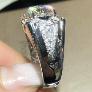 Anello da Donna Elegante con Accento Scintillante in Lega, Regolabile, Gioiello Moderno e Semplice per Matrimonio - Product Image 4