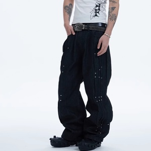 กางเกงยีนส์ทรงหลวมแบบพลีทไม่สมมาตร ผ้าเดนิมดิบคุณภาพสูง 100% คอตตอน ปลายขาพับได้ ขายส่ง กางเกงยีนส์ทรงแบ็กกี้สำหรับผู้ชาย - Product Image 3