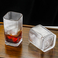 Vente en gros de verres à whisky, bière et spiritueux de 200 ml et 250 ml, en cristal simple rayé, de haute qualité, à rayures verticales