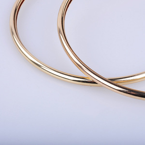 2021 Neue Punk-Style Übertriebene 110mm Goldfarbene Große Kreisohrringe Einfache Geometrische Röhrenförmige Große Clip-On Creolen - Product Image 5