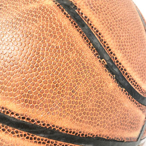 Ballons de basket en caoutchouc écologiques, durables et abordables, avec revêtement en PVC, chambre à air en caoutchouc naturel, pour usage intérieur/extérieur, tailles et couleurs personnalisables, logo sur mesure. - Product Image 5