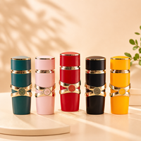 Flacons de parfum créatifs et exquis. Flacons de parfum arabes personnalisés de Dubaï. Bouteilles en verre avec pompe pulvérisatrice et bouchon