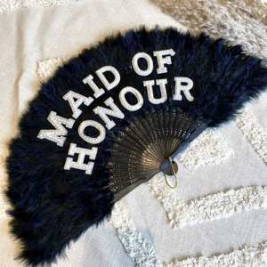 Éventail en plumes blanches perlées pour mariée et demoiselles d'honneur, accessoire photo pour mariage et enterrement de vie de jeune fille - Product Image 2