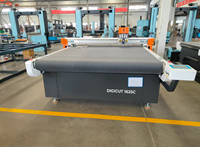 Machine de découpe à couteau vibrant électrique CNC Rongchi, moteur PLC, écran tactile LCD, logiciel CAD, entièrement automatique