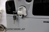Accessoires de moto Crochet de rangement en aluminium pour casque Serrures de support avant pour VESPA GTS GTV 13-23